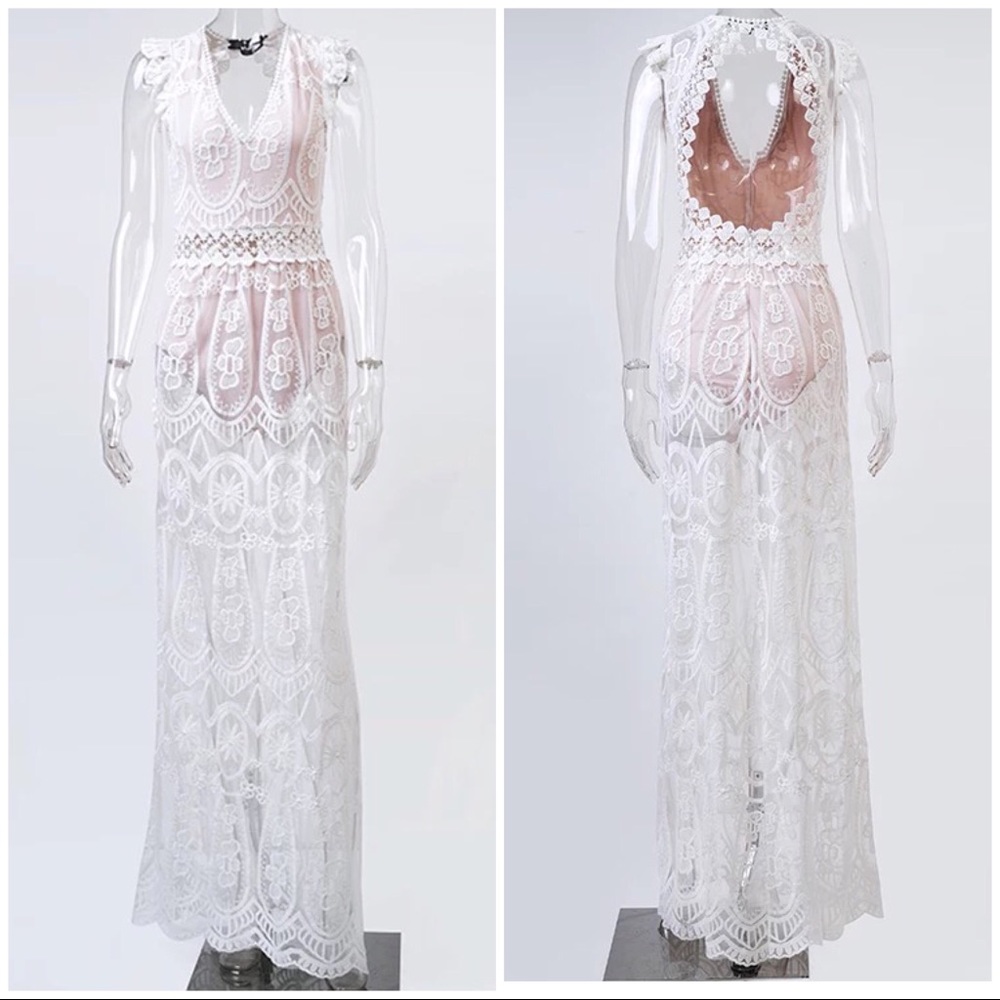 Breathtaking sheer lace open back dress w bodysuit - Picture 6 of 7